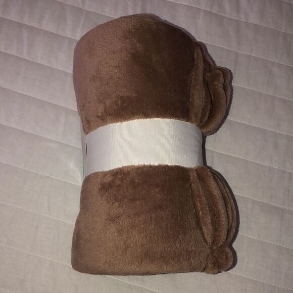 WS Tan Light Brown Plush Throw - Picture 2 of 6